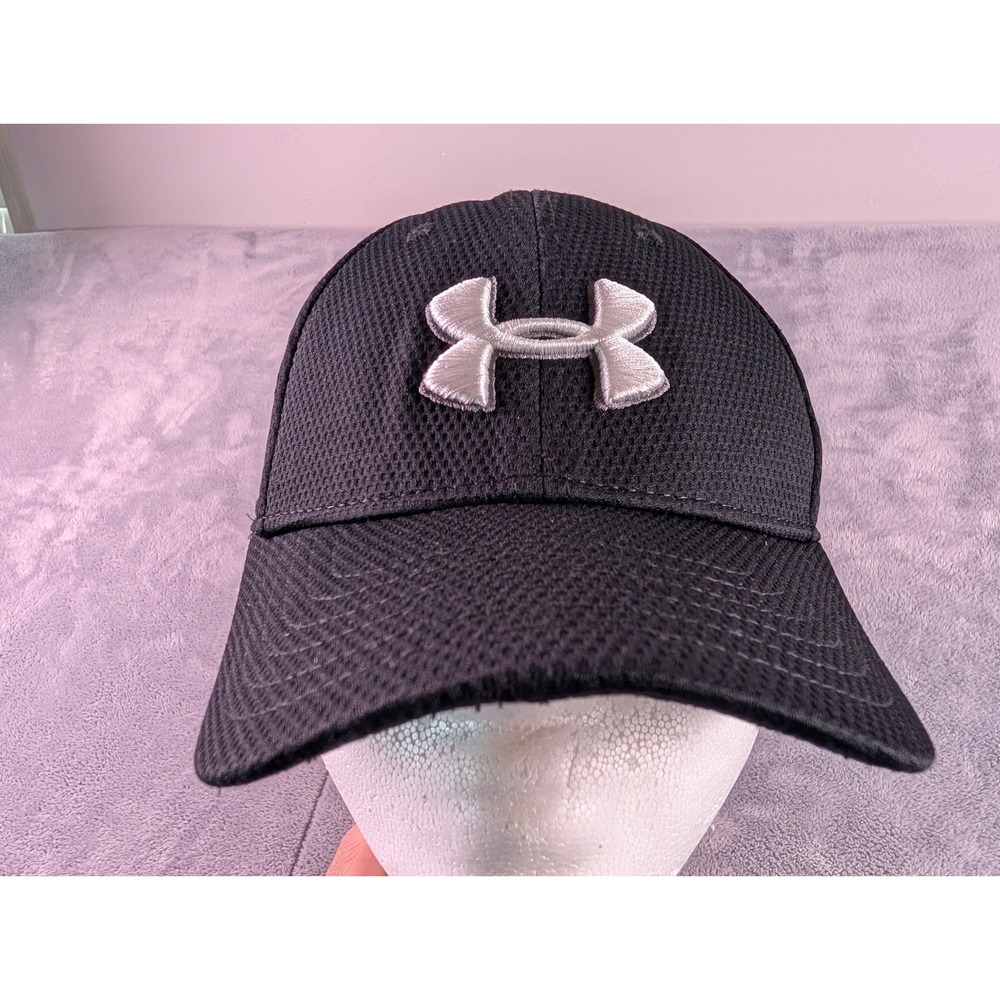 Under Armour Youth SM/MD Black Blitzing Curved Brim Stretch Fit Athletic Hat Cap